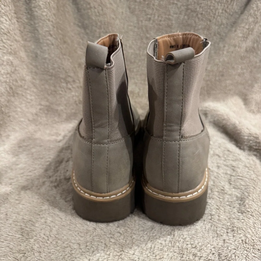 DV Dolce Vita Lobera Taupe Grey Chelsea Lug Sole Ankle Boots‎ Womens 6